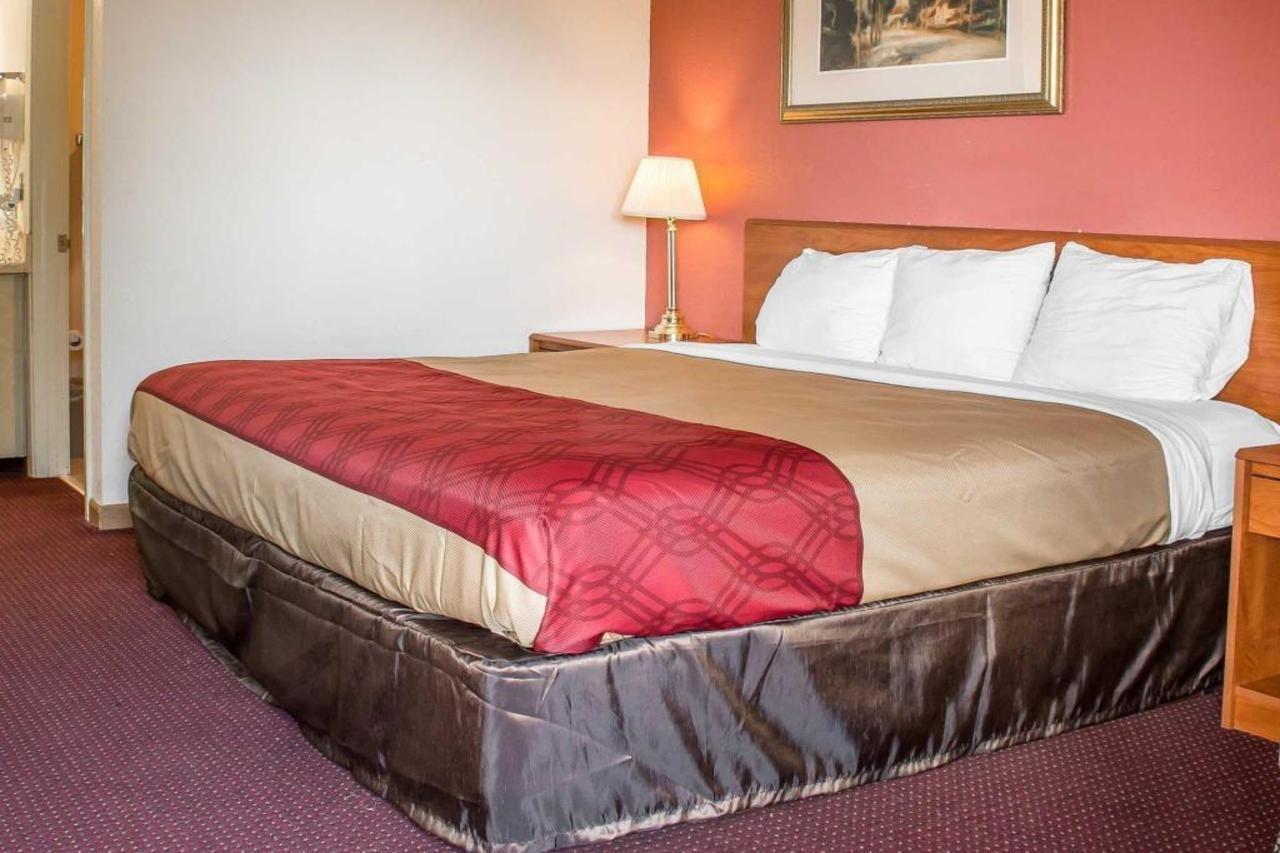 Econo Lodge Madison Kültér fotó