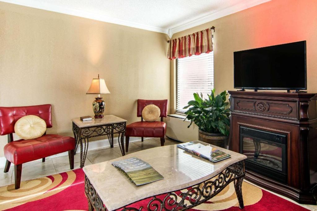 Econo Lodge Madison Kültér fotó