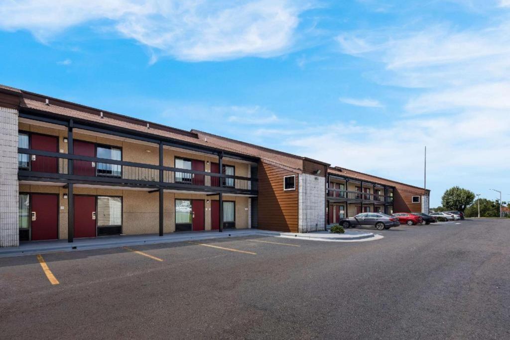 Econo Lodge Madison Kültér fotó