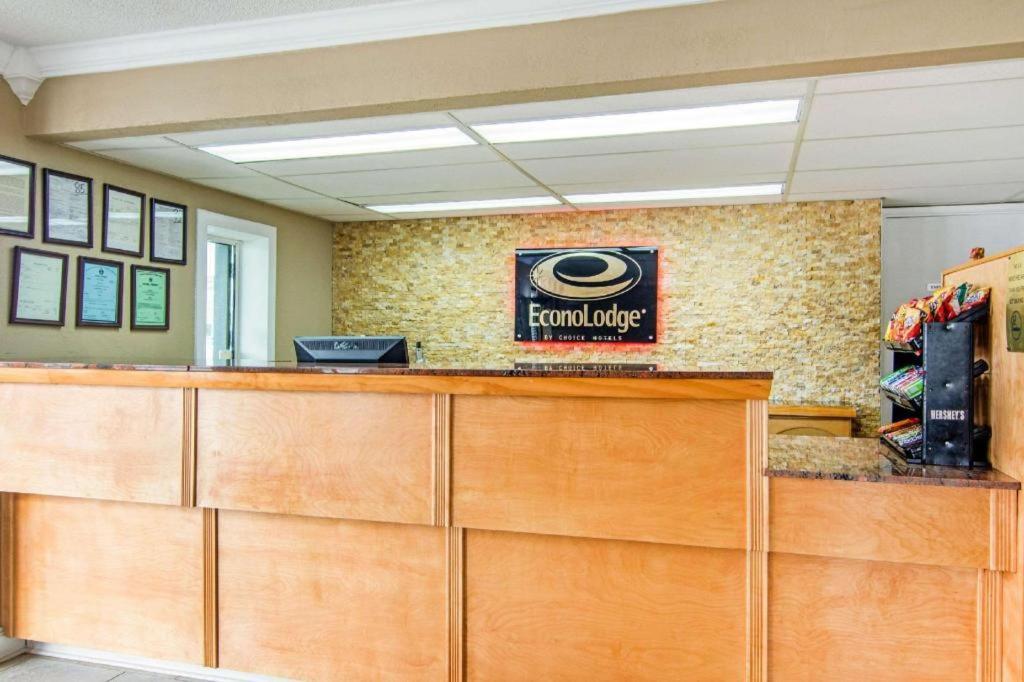 Econo Lodge Madison Kültér fotó