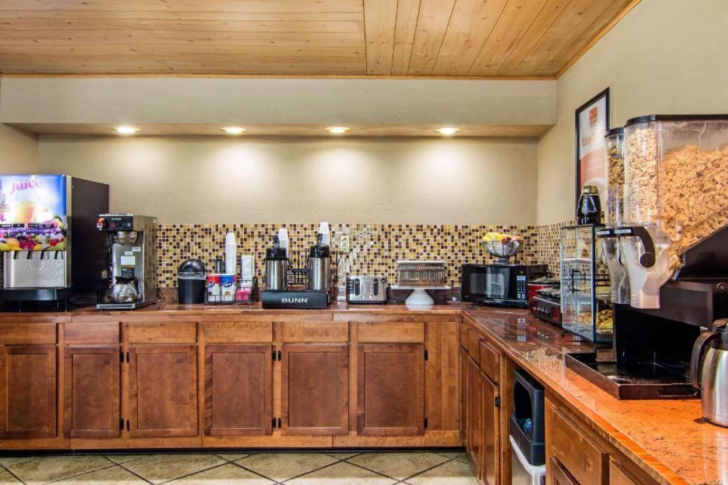 Econo Lodge Madison Kültér fotó