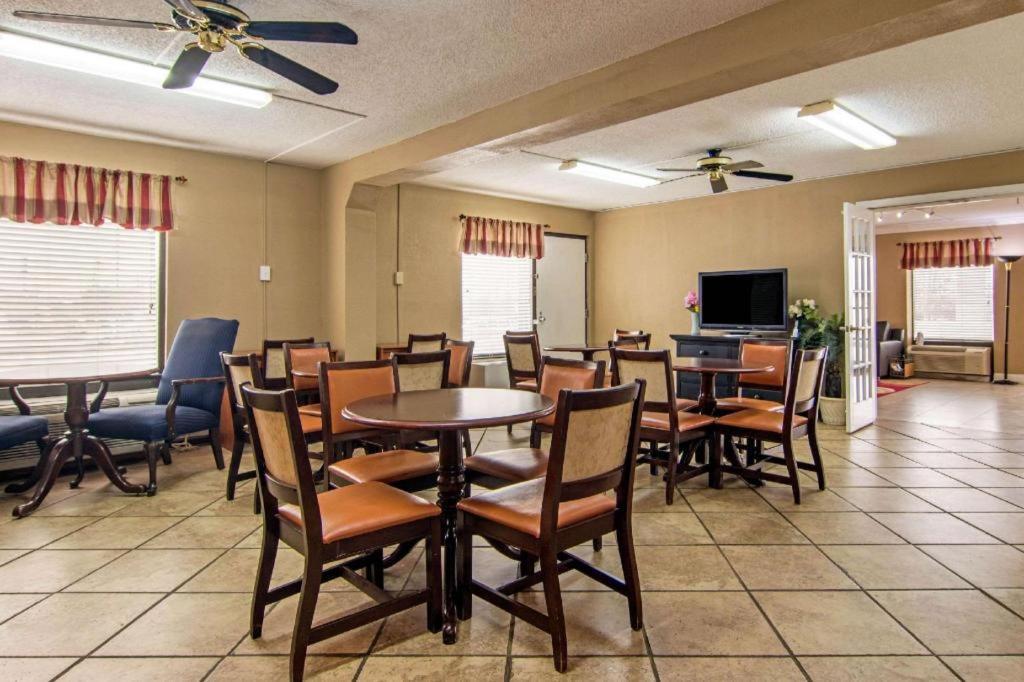 Econo Lodge Madison Kültér fotó