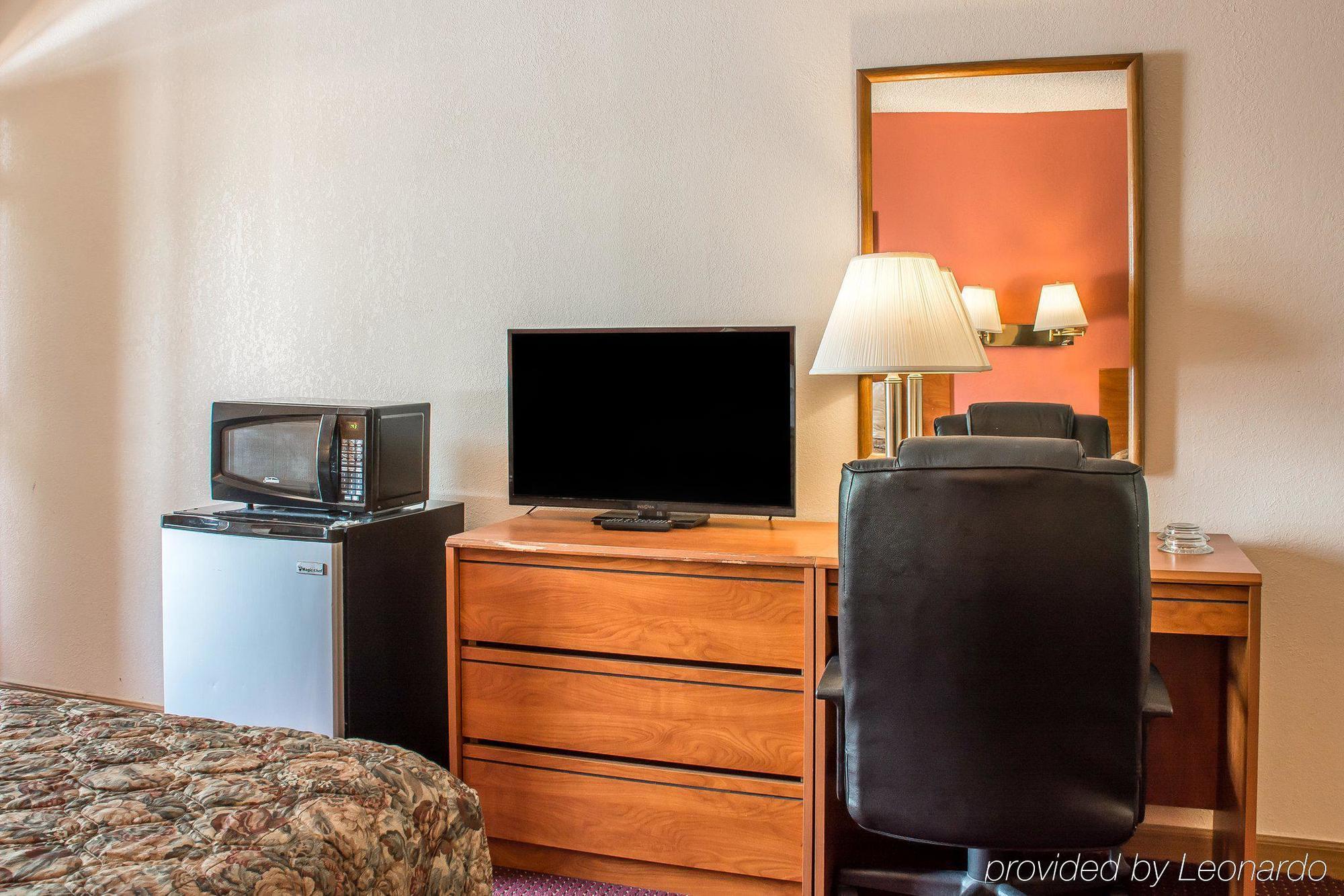 Econo Lodge Madison Kültér fotó