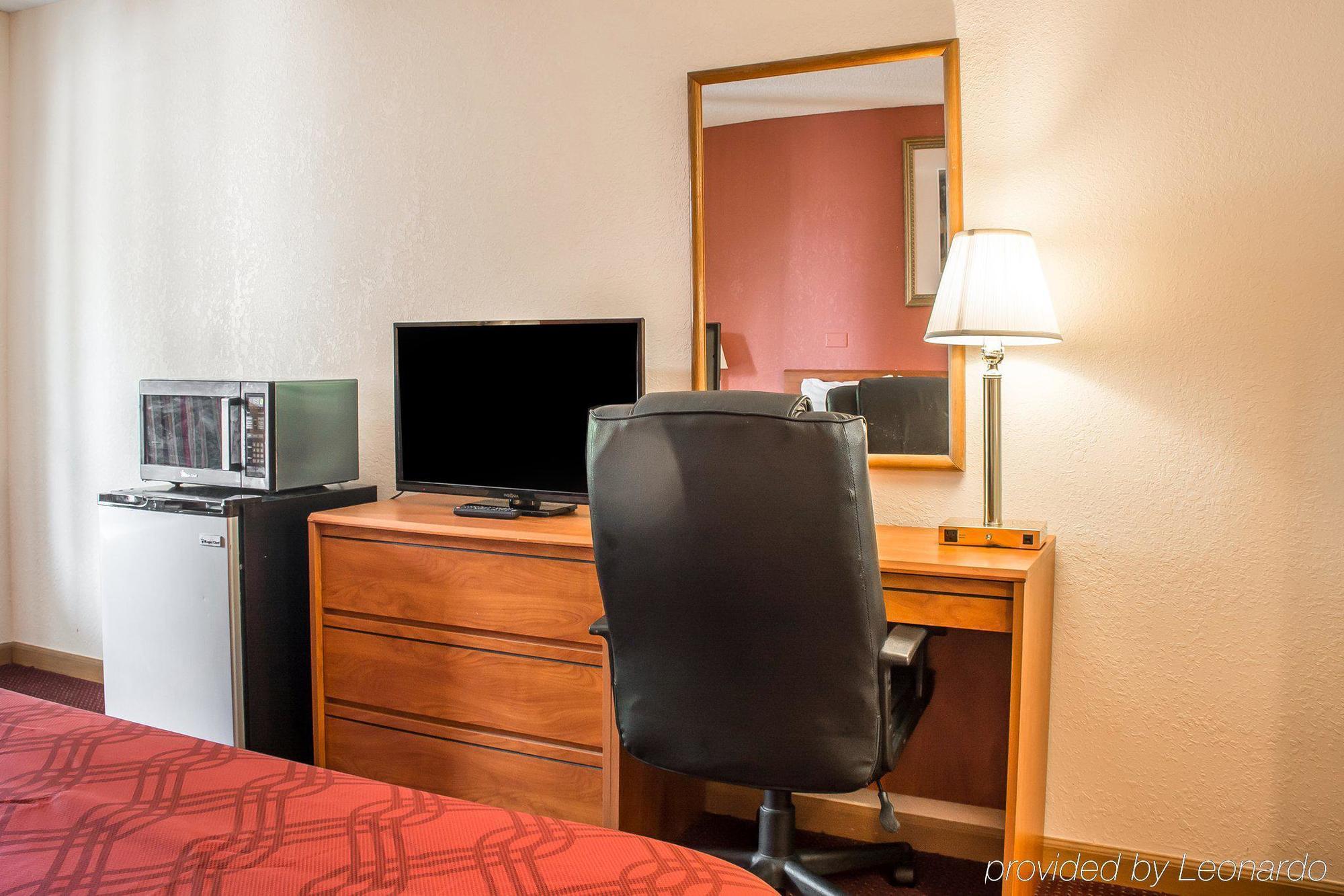 Econo Lodge Madison Kültér fotó
