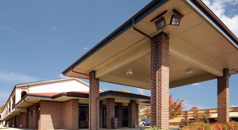 Econo Lodge Madison Kültér fotó