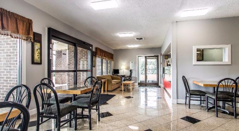 Econo Lodge Madison Kültér fotó